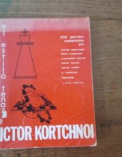 30835 Bazan, O. El estilo tenaz de Victor Kortchnoi, 202 partidas comentadas