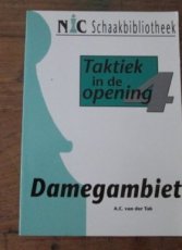 Tak, A. van der Taktiek in de opening 4, Damegambiet